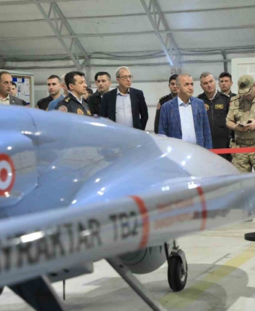 elazig-valisi-numan-hatipoglu-jandarma-iha-grup-komutanligini-ziyaret-etti-66NragOM.jpg