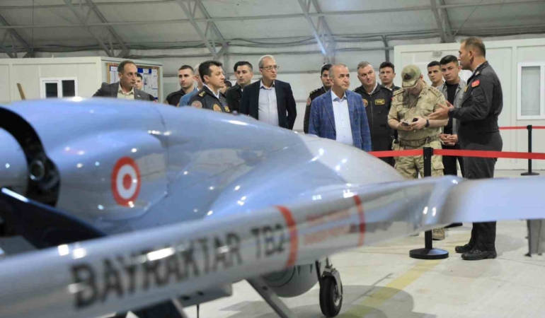 elazig-valisi-numan-hatipoglu-jandarma-iha-grup-komutanligini-ziyaret-etti-66NragOM.jpg