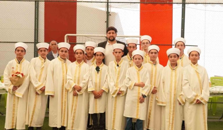 elazigda-13-hafiz-icin-program-duzenlendi-jamDmC8K.jpg