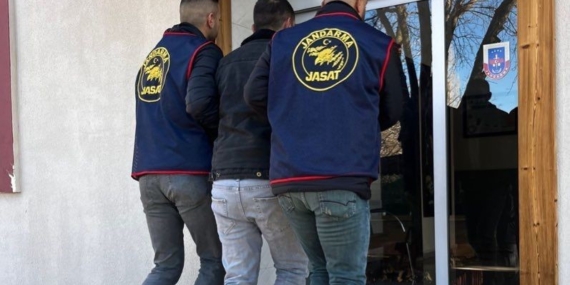 Elazığ’da 33 Yıl Hapis Cezası Bulunan Şahıs Yakalandı Elazığ’da 33 Yıl Hapis Cezası Bulunan Şahıs Yakalandı