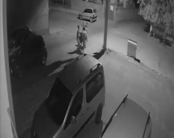 Elazığ'da Akıl Almaz Hırsızlık: Motosikleti Kucaklayıp Çaldılar! Elazığ’da Akıl Almaz Hırsızlık: Motosikleti Kucaklayıp Çaldılar!