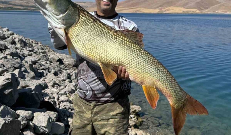 elazigda-amator-balikci-41-kilogramlik-turna-baligi-yakaladi-sXeP3214.jpg
