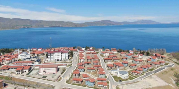 Elazığ'da Depremden Etkilenen Sivrice Yeniden İnşa Ediliyor Elazığ’da Depremden Etkilenen Sivrice Yeniden İnşa Ediliyor