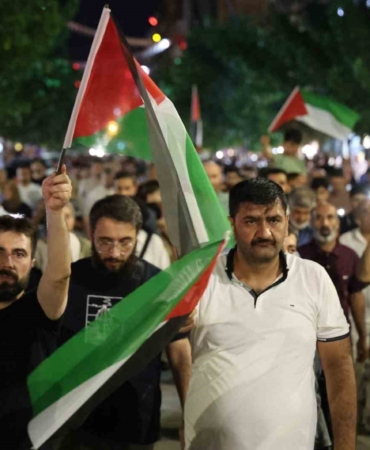 elazigda-haniye-icin-giyabi-cenaze-namazi-ve-yuruyus-duzenlendi-kSXjuFZ5.jpg
