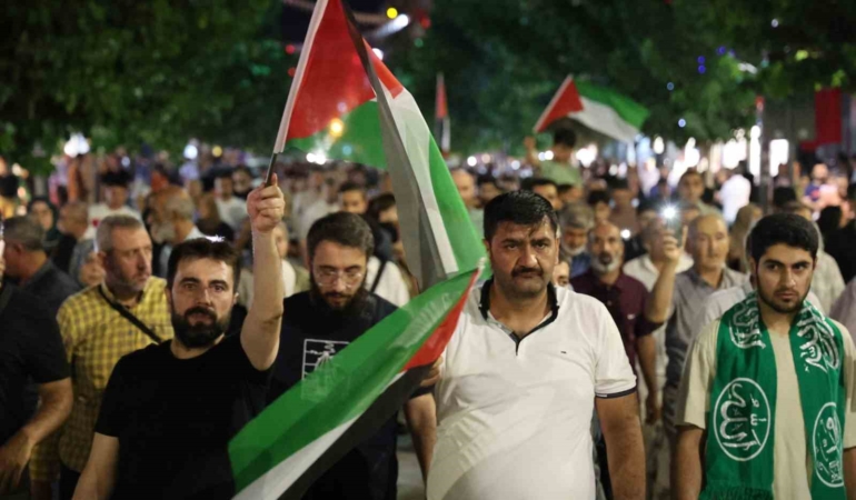 elazigda-haniye-icin-giyabi-cenaze-namazi-ve-yuruyus-duzenlendi-kSXjuFZ5.jpg