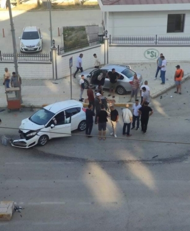 elazigda-iki-otomobil-carpisti1-yarali-UvaD7YNJ.jpg