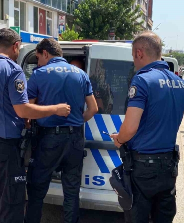 elazigda-kuyumcuda-bicakli-saldiri-bir-kisi-yaralandi-DDmR1zXu.jpg