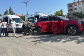 elazigda-motosiklet-ile-togg-carpisti-2-yarali-unwn5q5q.jpg
