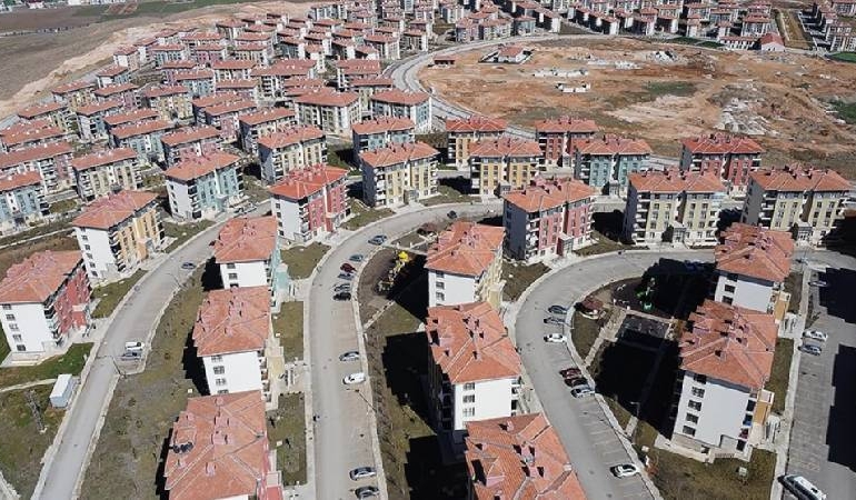 elazigda-teslim-dahi-edilmeyen-toki-evleri-icin-4650-tl-aidat-istendi-FHPVzHUg.jpg