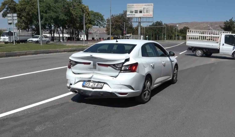 elazigda-trafik-kazasi-3-yarali-KqhYClpy.jpg