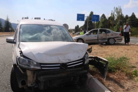elazigda-trafik-kazasi-8-kisi-yaralandi-A8Njwz3v.jpg
