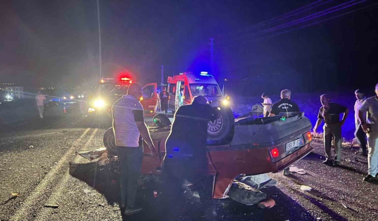 elazigda-traktor-ve-otomobil-carpisti-5-yarali-tXFwWYpK.jpg