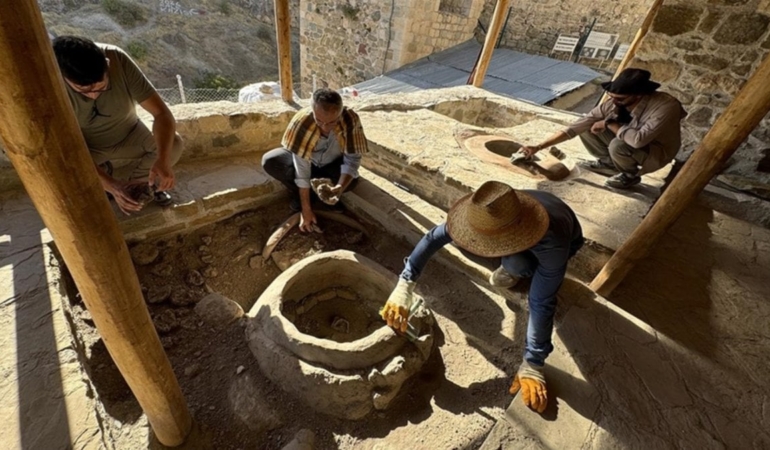 elazigdaki-harput-kalesinde-1000-yillik-sanayi-sitesi-ortaya-cikarildi-kqZ1hWFt.jpg