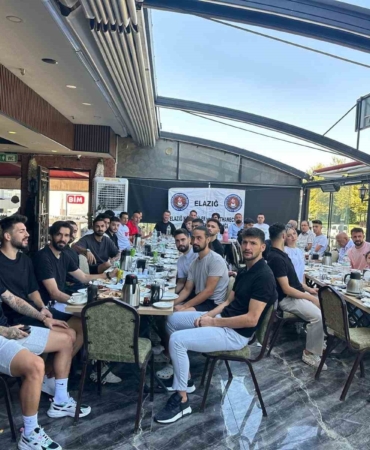 elazigspor-teknik-heyeti-ve-futbolculari-mac-oncesi-duzenlenen-kahvaltida-bir-araya-geldi-2y7kUFC5.jpg