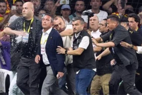 Göztepe - Fenerbahçe Maçı Sonrası PFDK Cezaları Açıklandı fenerbahce-goztepe-ali-koc-u-iterek-dusuren-17731845_amp
