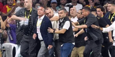 Ali Koç'u İten Göztepe Yöneticisine Ev Hapsi Cezası Verildi fenerbahce-goztepe-ali-koc-u-iterek-dusuren-17731845_amp
