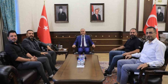 Fırat Havzası Gazeteciler Cemiyeti Yönetiminden Vali Hatipoğlu'na Ziyaret Fırat Havzası Gazeteciler Cemiyeti Yönetiminden Vali Hatipoğlu’na Ziyaret