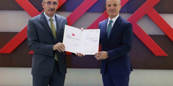 Fırat Üniversitesi Rektörü Prof. Dr. Fahrettin Göktaş Mazbatasını Aldı Fırat Üniversitesi Rektörü Prof. Dr. Fahrettin Göktaş Mazbatasını Aldı