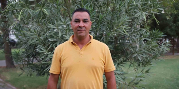 Direksiyon Sınavını Geçen Kadına Davul Zurna Sürprizi Direksiyon Sınavını Geçen Kadına Davul Zurna Sürprizi