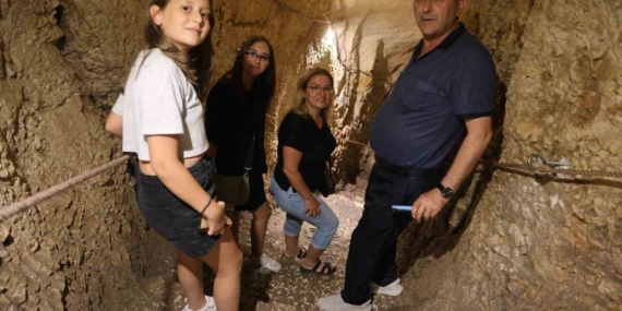 Harput Kalesi’nde İki Kralın Esir Tutulduğu Tarihi Zindan Keşfedildi Harput Kalesi’nde İki Kralın Esir Tutulduğu Tarihi Zindan Keşfedildi