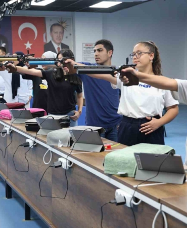 ikonik-atisiyla-dunya-gundemine-oturmustu-cocuklara-da-ilham-oldu-GjF1EdQv.jpg