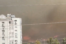 İzmir Dumanla Kaplandı: Yangın Yerleşim Yerlerine Yaklaştı izmir-dumanla-kaplandi-yangin-yerlesim-yerlerine-yaklasti-DTXwxlwx.jpg