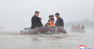 kuzey-kore-sular-altinda-kim-jong-un-bolgeyi-ziyaret-etti-AhKI6wG7.jpg