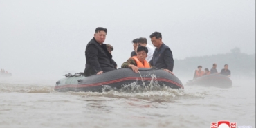 kuzey-kore-sular-altinda-kim-jong-un-bolgeyi-ziyaret-etti-AhKI6wG7.jpg