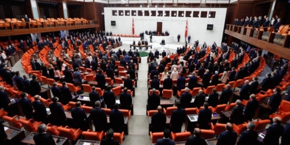 Meclis dağılımı değişiyor: DP ve DEVA Partisi TBMM'de Grup Kurma Hedefine Yaklaşıyor Meclis dağılımı değişiyor: DP ve DEVA Partisi TBMM’de Grup Kurma Hedefine Yaklaşıyor