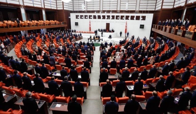 meclis-dagilimi-degisiyor-dp-ve-deva-partisi-tbmmde-grup-kurma-hedefine-yaklasiyor-wvmm8jIY.jpg