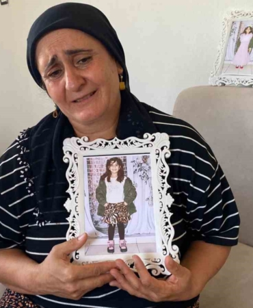 narinin-annesi-okula-az-kaldi-butun-cocuklar-kapimin-onunden-gidiyor-narin-olmaz-ise-yasayamam-EkADhV11.jpg