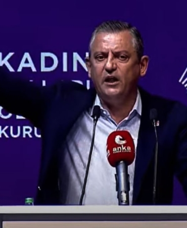 ozgur-ozelden-kongrede-sert-cikis-erkekleri-disari-cikartti-db14GHKU.jpg