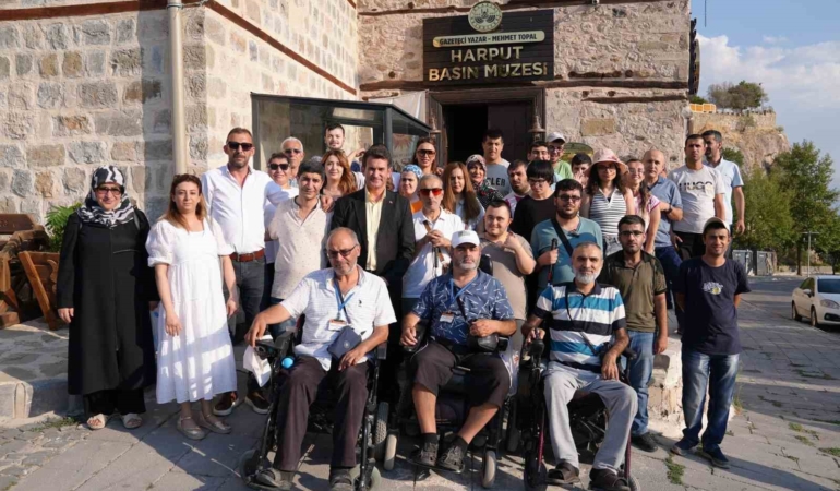 tarihi-harput-ozel-konuklarini-agirladi-6aCCJJAC.jpg