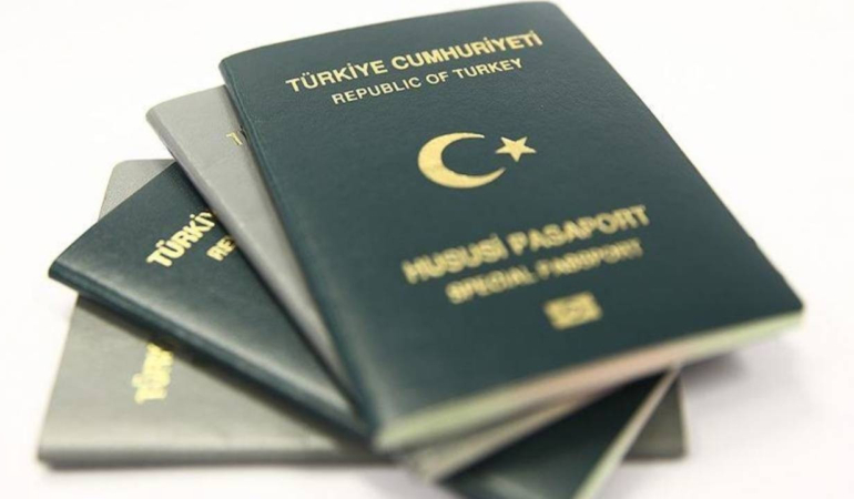 temmuzda-yesil-pasaport-talebi-rekor-kirdi-ilk-kez-bordo-pasaportu-gecti-qhFKwary.jpg