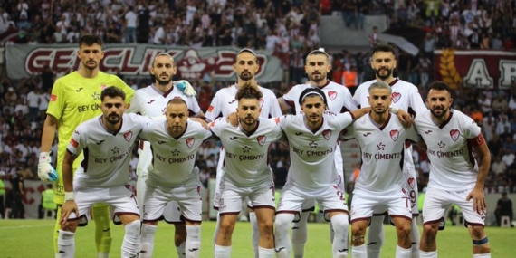 Elazığspor Sezonun İlk Maçında Karaman FK'yı Tek Golle Geçti (VİDEO) Elazığspor Sezonun İlk Maçında Karaman FK’yı Tek Golle Geçti (VİDEO)