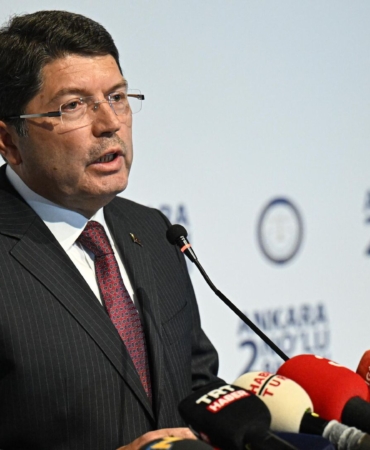 adalet-bakani-yilmaz-tunc-yargi-bagimsizdir-askeri-disipline-aykiri-hareketlere-izin-verilmeyecek-KTLWsnm4.jpg