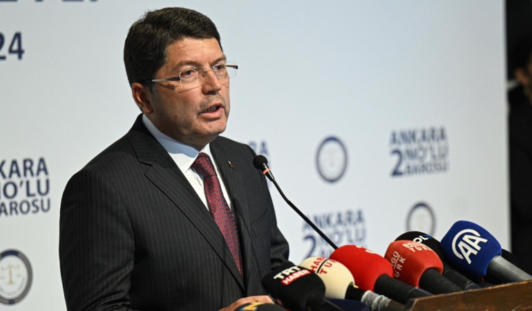 adalet-bakani-yilmaz-tunc-yargi-bagimsizdir-askeri-disipline-aykiri-hareketlere-izin-verilmeyecek-KTLWsnm4.jpg