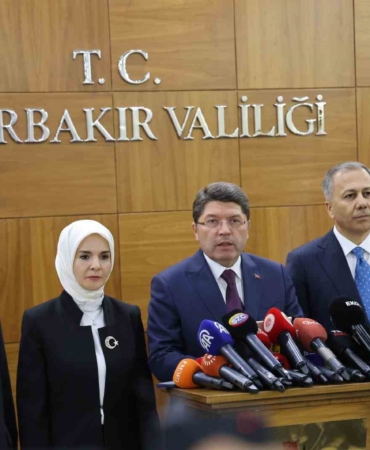 adalet-icisleri-ve-aile-bakani-diyarbakira-gitti-HfynqNhN.jpg