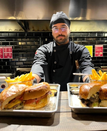 Balta Burger, Elazığ'da Lezzet Tutkunlarının Gözdesi Olmaya Devam Ediyor Balta Burger