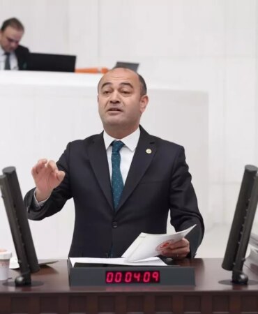 chpden-ekonomi-yonetimine-sert-elestiriler-ekonomik-krizde-halk-suclaniyor-OlRFUvbM.jpg