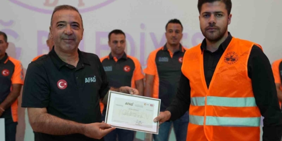 Elazığ Belediyesi Arama Kurtarma Ekibine Sertifikaları Verildi Elazığ Belediyesi Arama Kurtarma Ekibine Sertifikaları Verildi