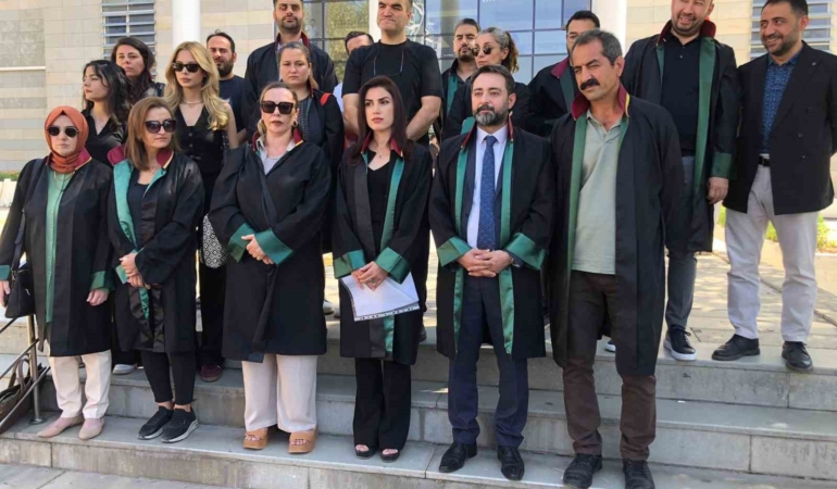 elazig-barosu-ve-cocuk-haklari-komisyonundan-narin-guran-icin-adliye-onunde-aciklama-u3NVj5Re.jpg