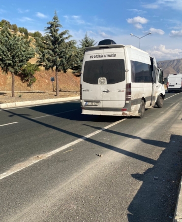 elazig-malatya-yolunda-kaza-2-kisi-yaralandi-5GEYXXDv.jpg