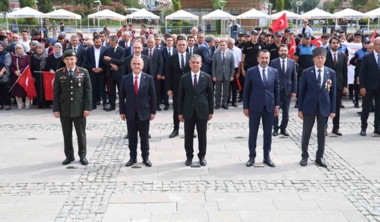 elazigda-19-eylul-gaziler-gunu-yuruyusu-gerceklestirildi-FGd4GHAf.jpg