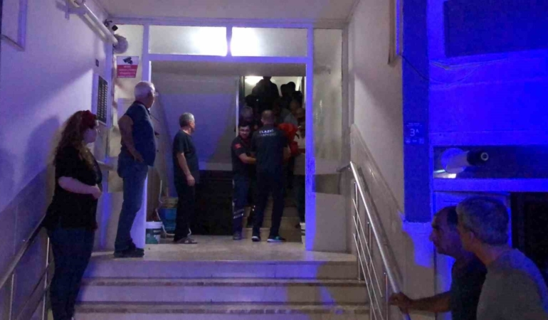 elazigda-asansor-bosluguna-dusup-yaralanan-sahis-hayatini-kaybetti-rNBkXUAI.jpg