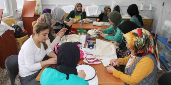 Elazığ Halk Eğitim Merkezi'nde 36 Bin Kişiye Eğitim Verildi Elazığ Halk Eğitim Merkezi’nde 36 Bin Kişiye Eğitim Verildi