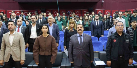 Elazığ’da Deprem Bilinci ve Sivil Toplum Dayanışması Paneli Düzenlendi Elazığ’da Deprem Bilinci ve Sivil Toplum Dayanışması Paneli Düzenlendi