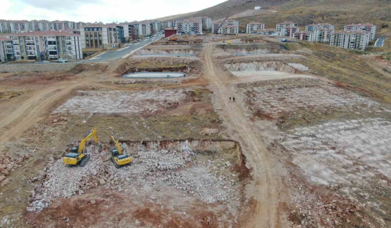 elazigda-deprem-sonrasi-konut-insaatlari-guneykent-mahallesinde-hizla-ilerliyor-gKuxVquJ.jpg