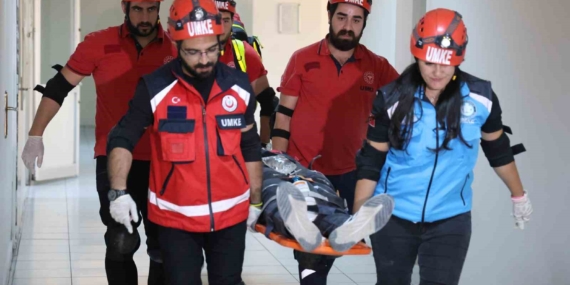 Elazığ’da deprem ve yangın tatbikatı Elazığ’da deprem ve yangın tatbikatı