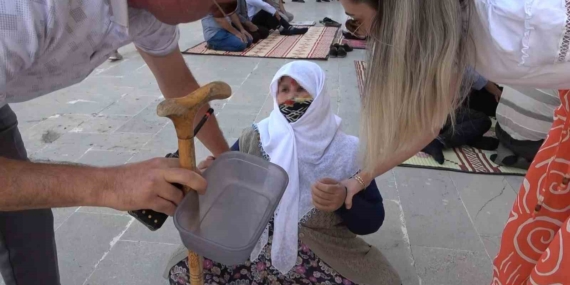 Elazığ’da Zabıta Ekiplerinden Dilenci Operasyonu Elazığ’da Zabıta Ekiplerinden Dilenci Operasyonu